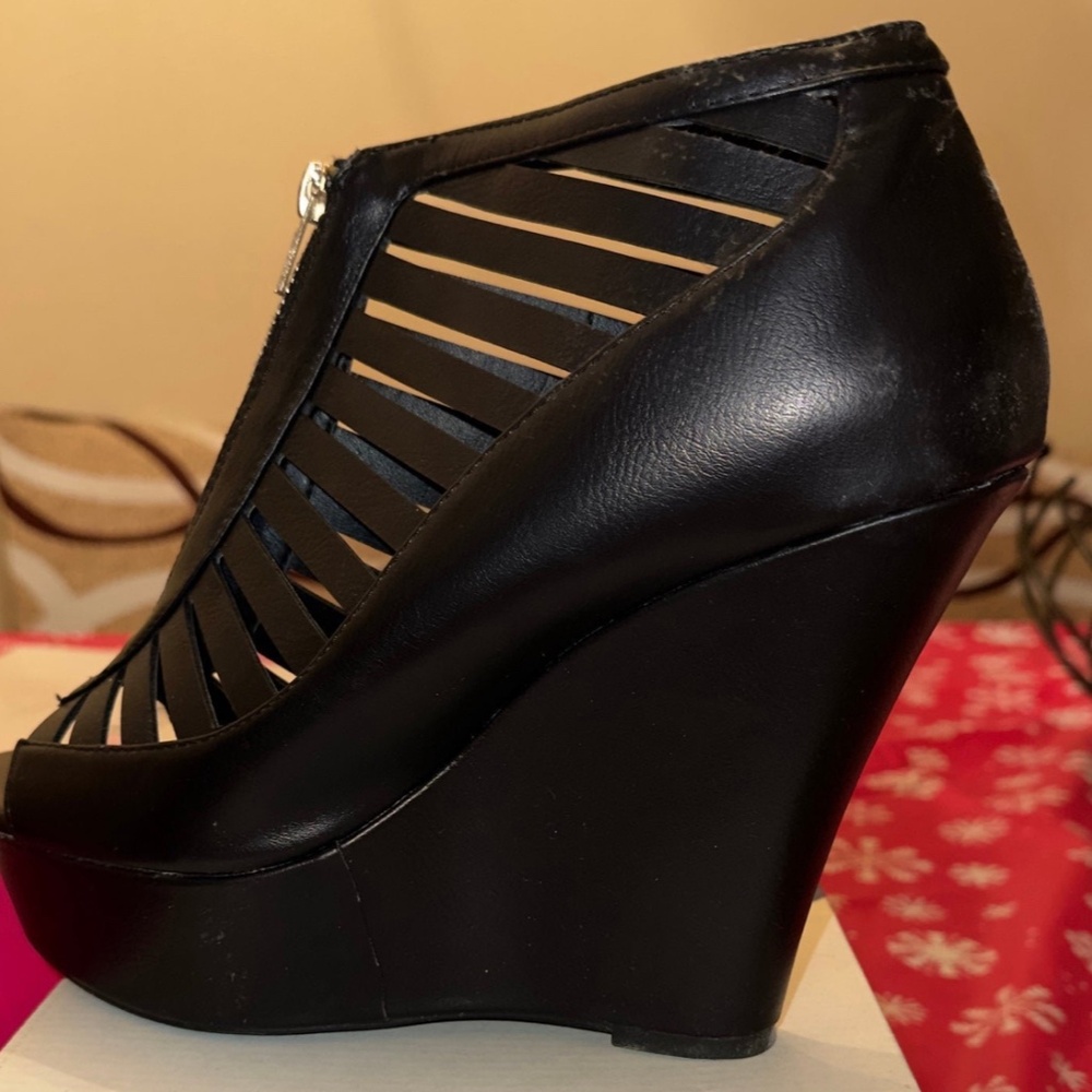 Wedge heels